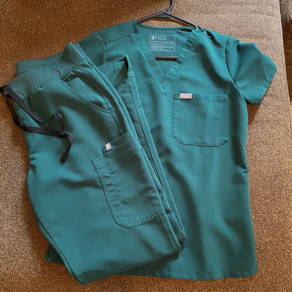 Figs Emerald Green Scrub Top one pocket